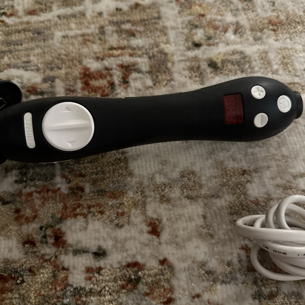Beachwaver S1.25 Rotating Curling Iron Black & Gray - Picture 5 of 6